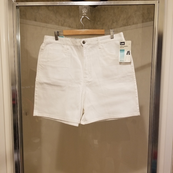 NWT size 16, Lee white jean short - Picture 1 of 6